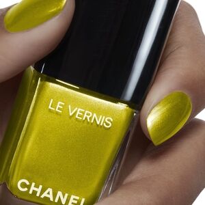 CHANEL LIMITED EDITION 183 REVEUSE Le Vernis Nail Polish NEW With Chanel Bag